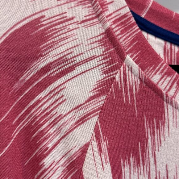 BumbleBella Jill Martin 1x Pink & White Chevron Crew Neck Top EUC Casual Soft - Picture 3 of 5